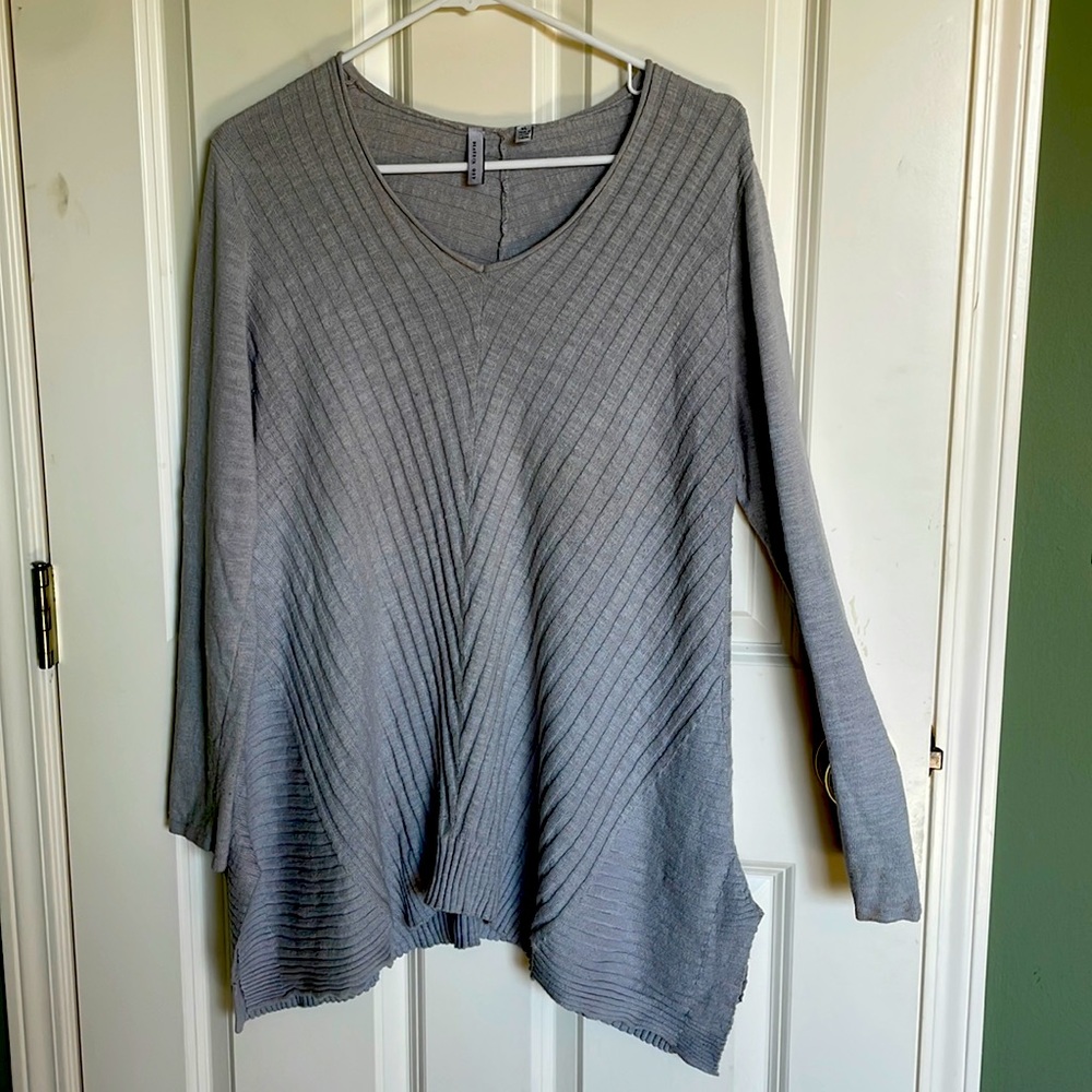 Beatrix Ost Ribbed V-Neck Sweater – Women’s XL